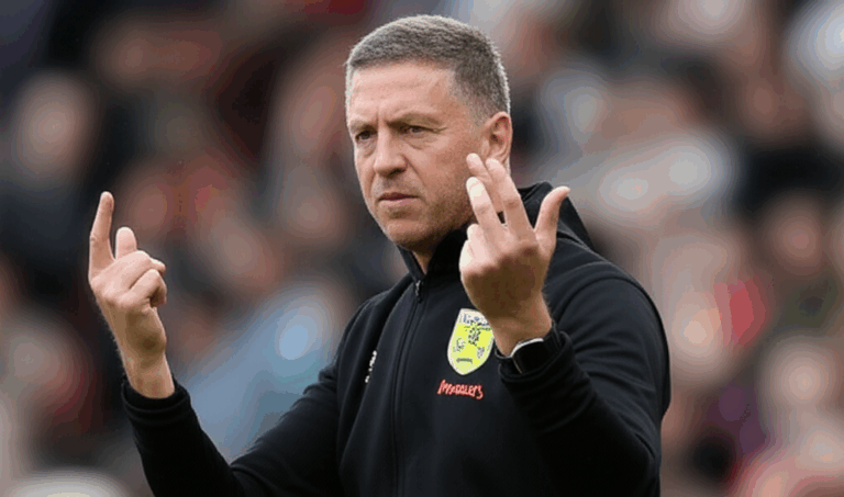 Pelatih Burnley Tak Sepakat Arsenal Dianggap Cuma Andalkan Bola Mati